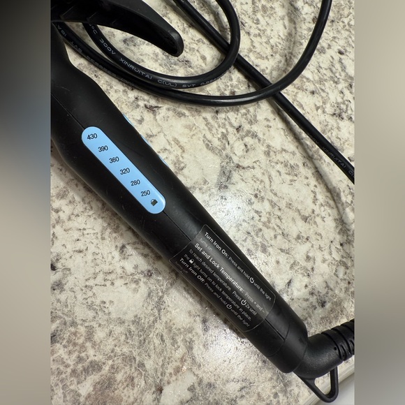 Bio Ionic Long Barrel Curling Iron EXCELLENT CONDITION - Picture 3 of 4